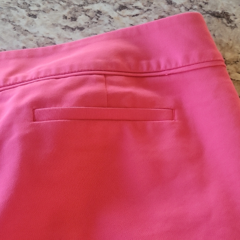 Apt. 9 Pink Capris - Picture 4 of 4